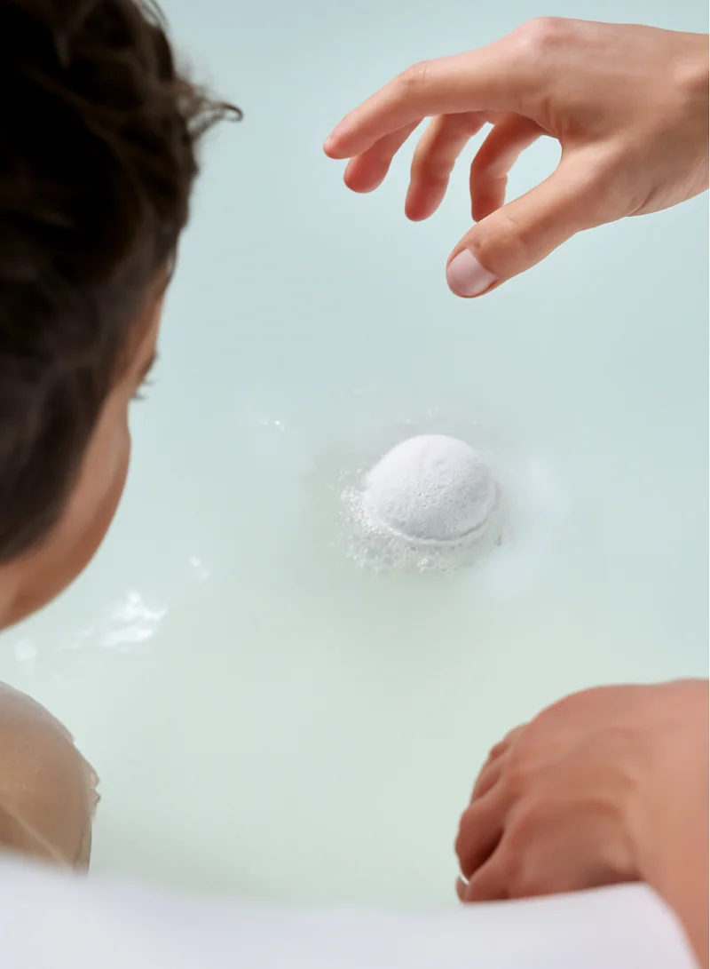 فريدا بيبي Breathe Frida Vapor Bath Balls - Eucalyptus And Lavender Essential Oils for Cold Relief And Sick Day Comfort - 3 Bath Balls, 2+ Years